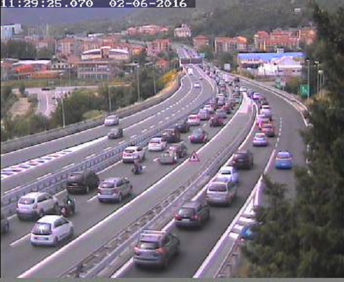 Due giugno, grande esodo in Riviera: traffico in tilt sulle autostrade