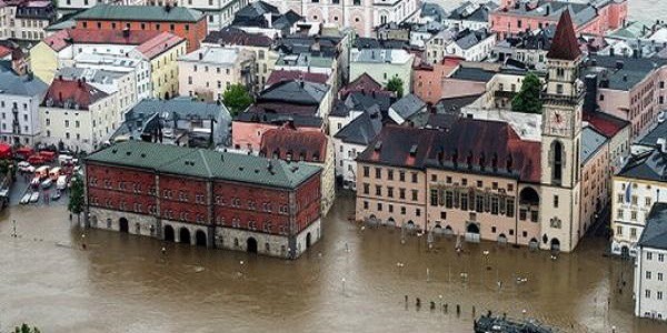 Nove morti in Germania, la Senna minaccia il Louvre