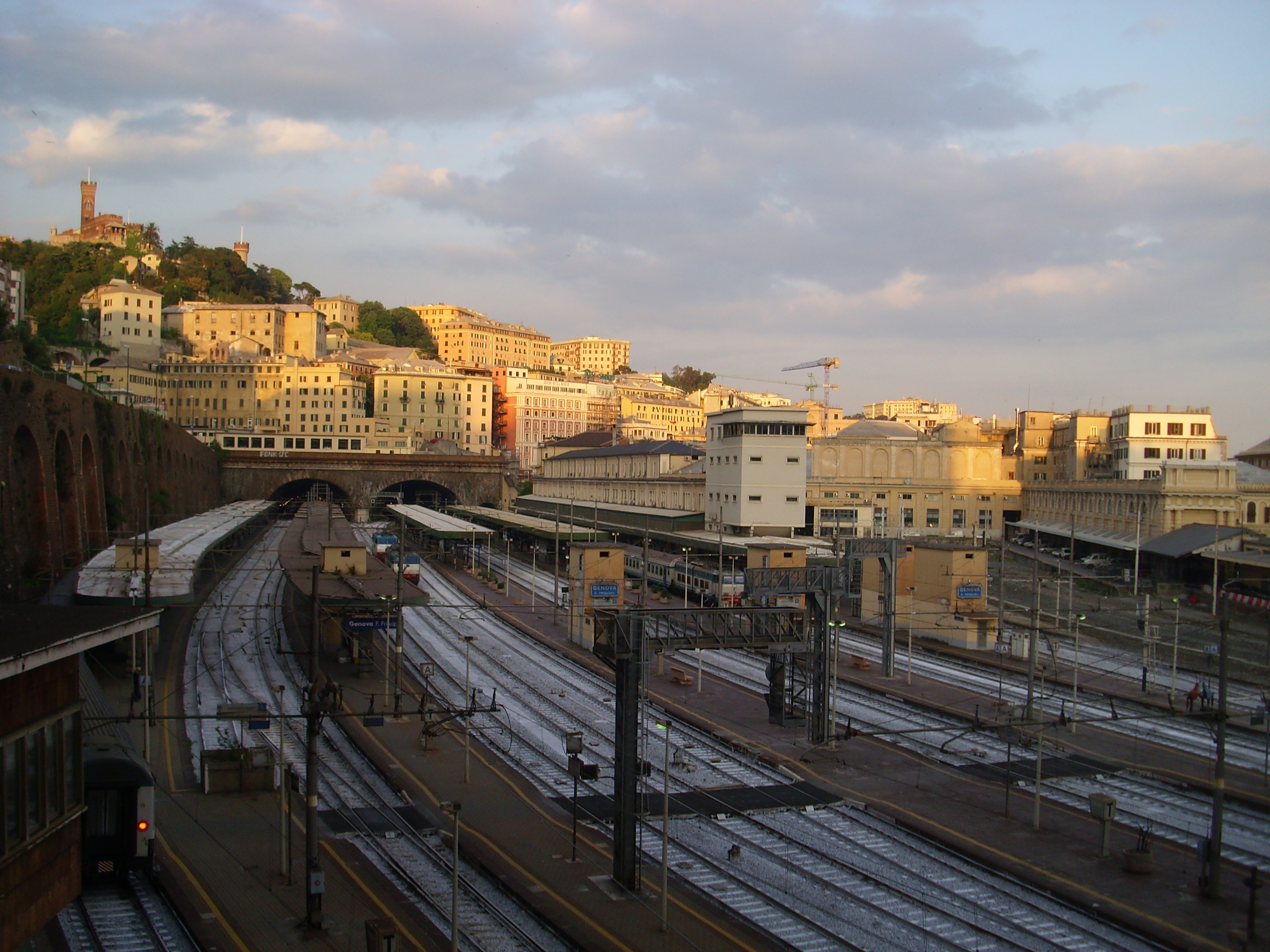 Migranti, continuano i controlli a Genova: identificati in 47