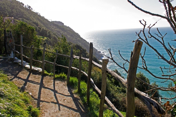 Cade nel burrone, soccorso dalle figlie: tre turisti inglesi salvati dal Soccorso alpino