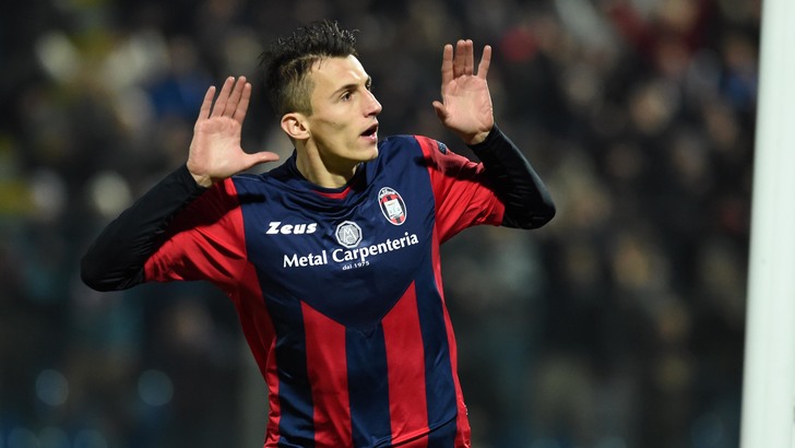 Genoa, se salta Lapadula la prima opzione è Budimir del Crotone 