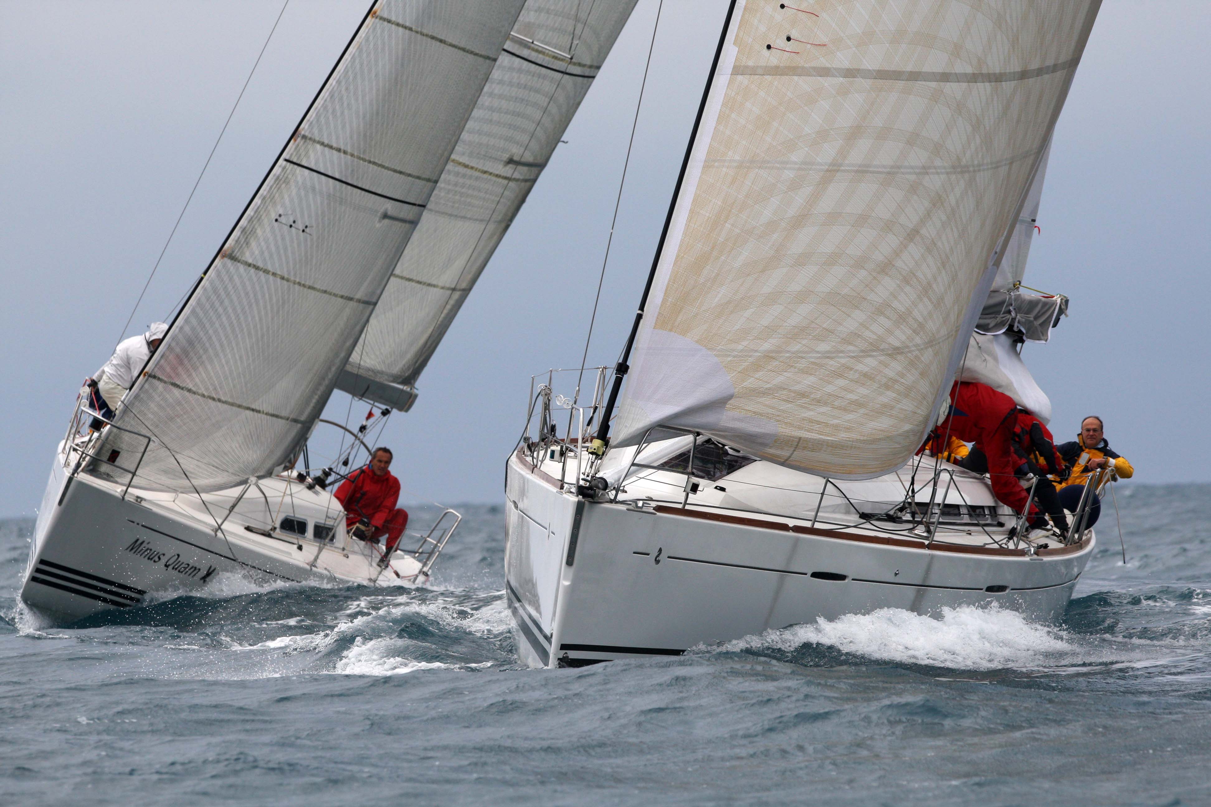 Avaria a bordo dell'Ireal, velisti nella bufera: soccorsi dall'elicottero durante la regata