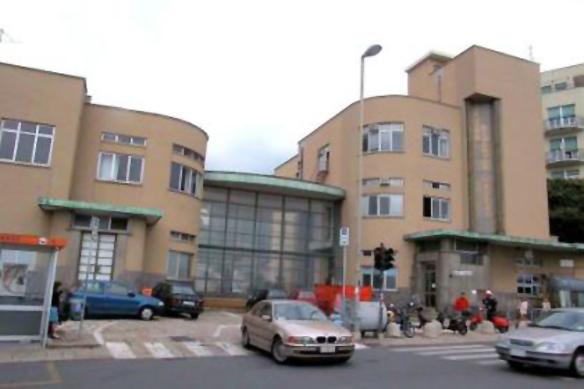  Va a trovare figlio in ospedale e ruba telefono, arrestato 