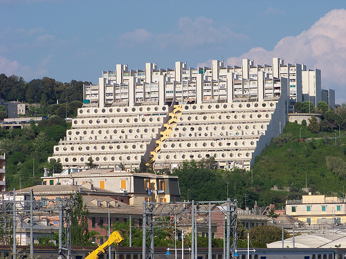 Genova, i tre rapinatori della tabaccheria traditi da una gomma bucata