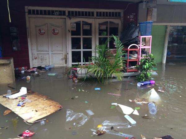 Alluvione in Indonesia, sale a 24 il bilancio delle vittime 