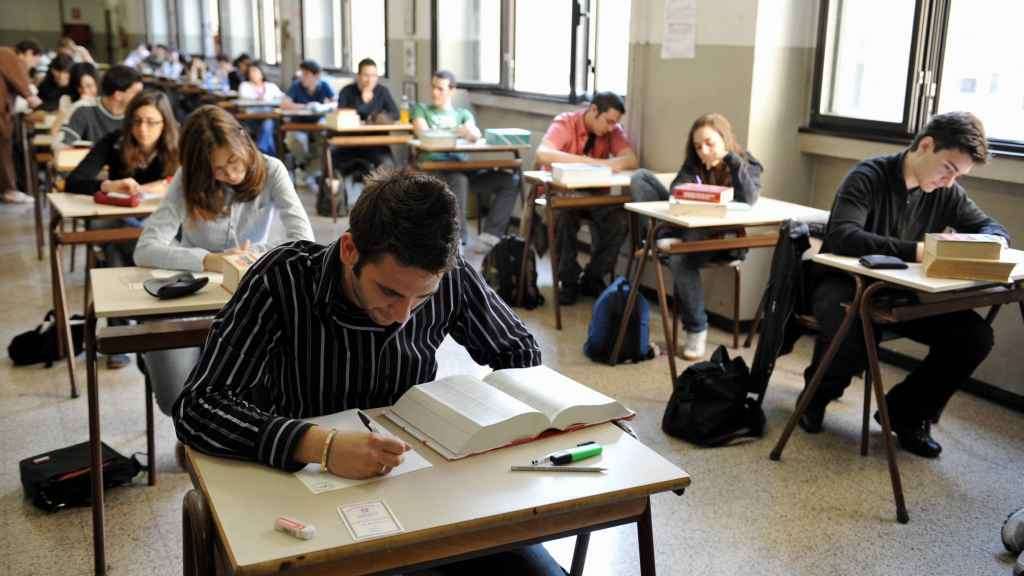 Maturità al via per mezzo milione di studenti, paesaggio e confine le tracce più gettonate