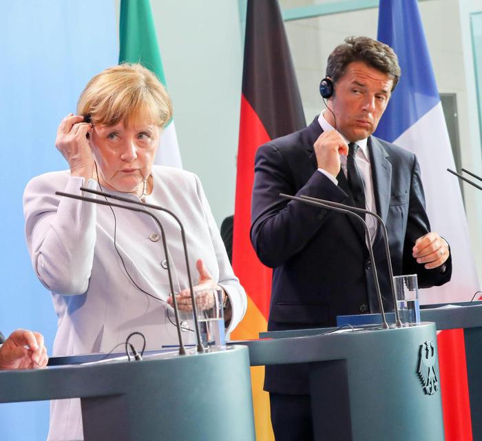 Banche: stoccata della Merkel, Renzi risponde: 