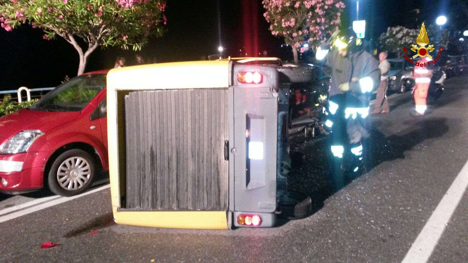 Quadriciclo si cappotta all'ingresso di Noli, ferito il conducente