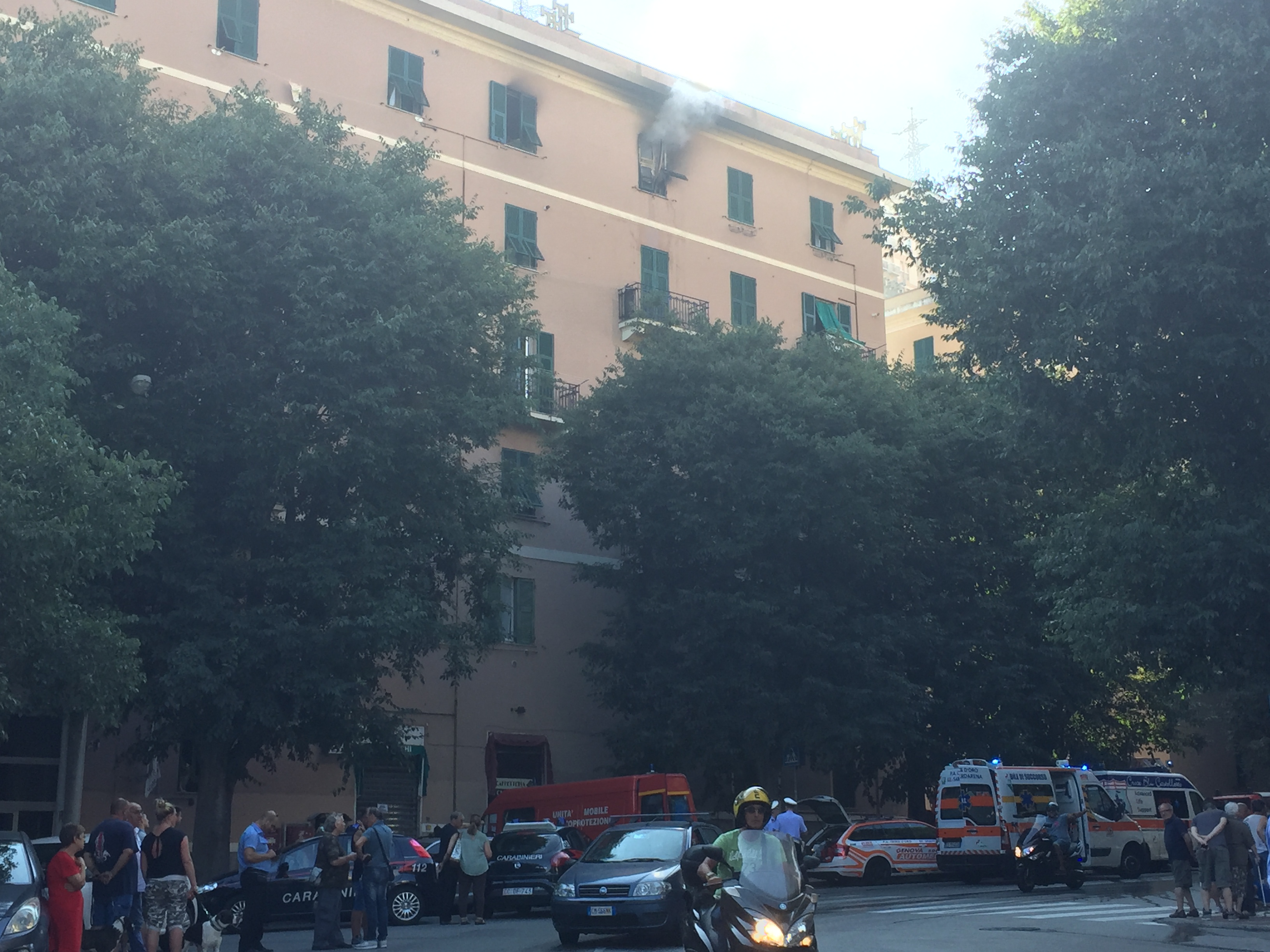 Incendio a Genova: appartamento a fuoco in via Bologna  