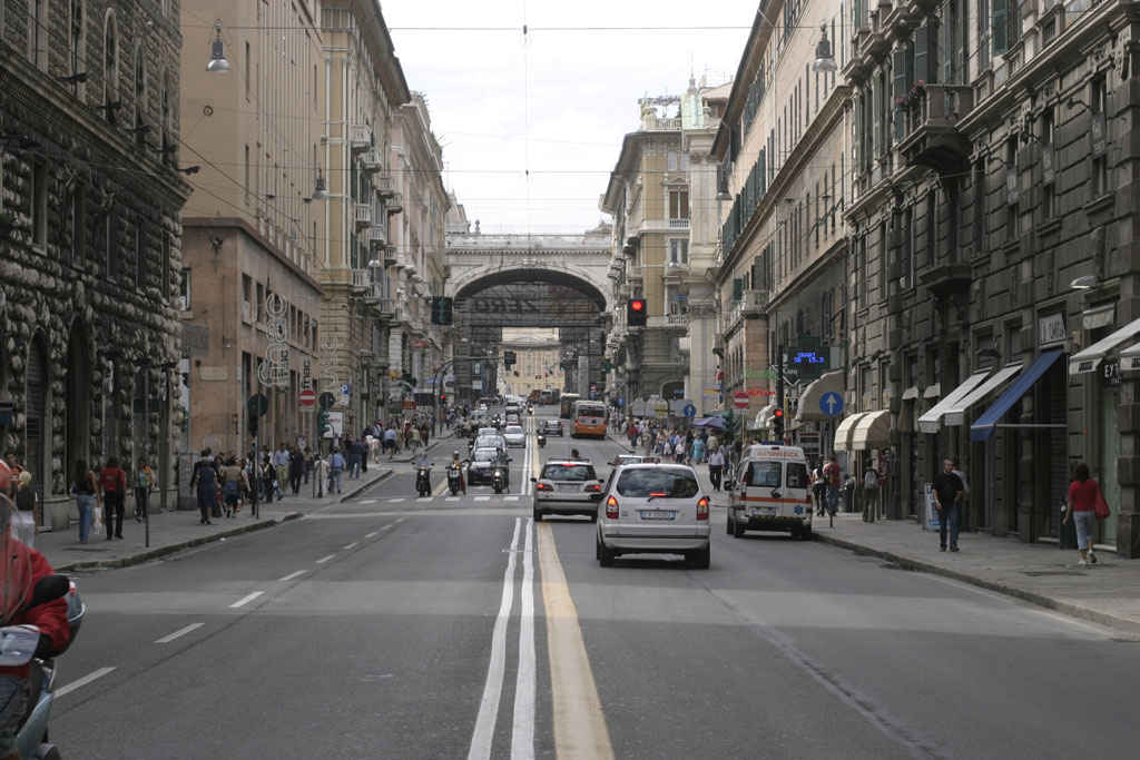 Gli ambulanti in corteo per le vie della città