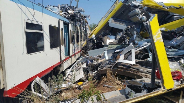 Tragedia in Puglia, i magistrati indagano. La solidarietà sui social e negli ospedali