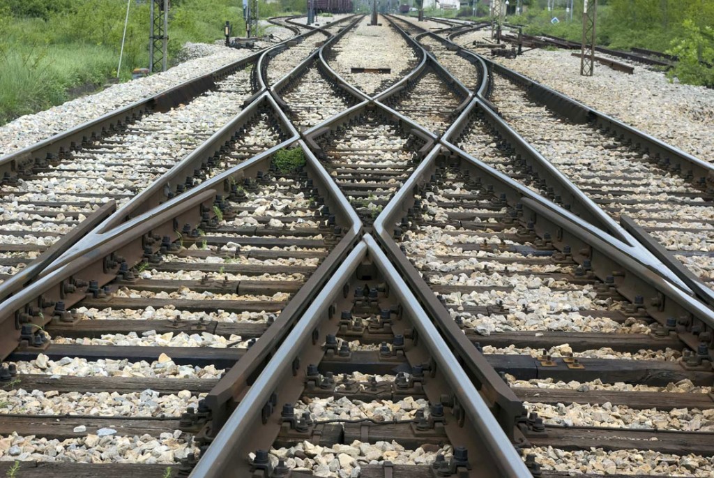 Quindicenne travolta e uccisa da un treno in Calabria 