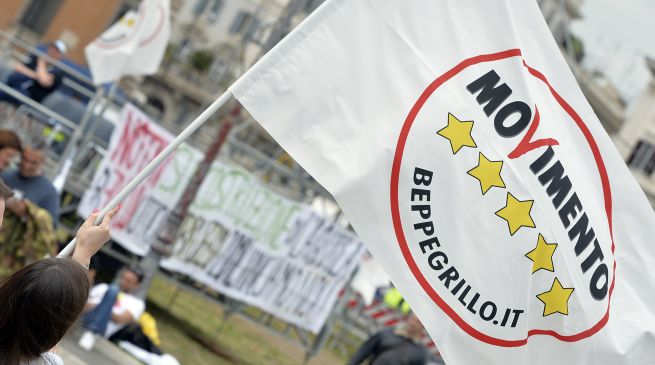 M5s, discussione sulla proprietà del simbolo