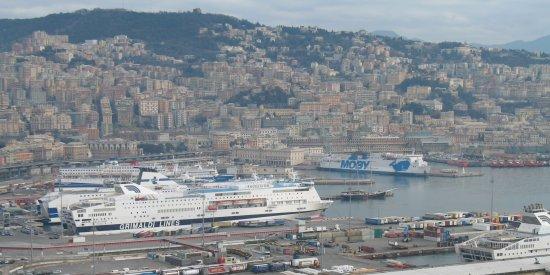 Porto di Genova, Gnv raddoppia la linea da Civitavecchia