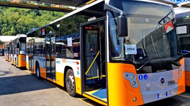 Quattro bus consegnati ad Amt Genova, entro l'estate altri 12 mezzi per il bacino