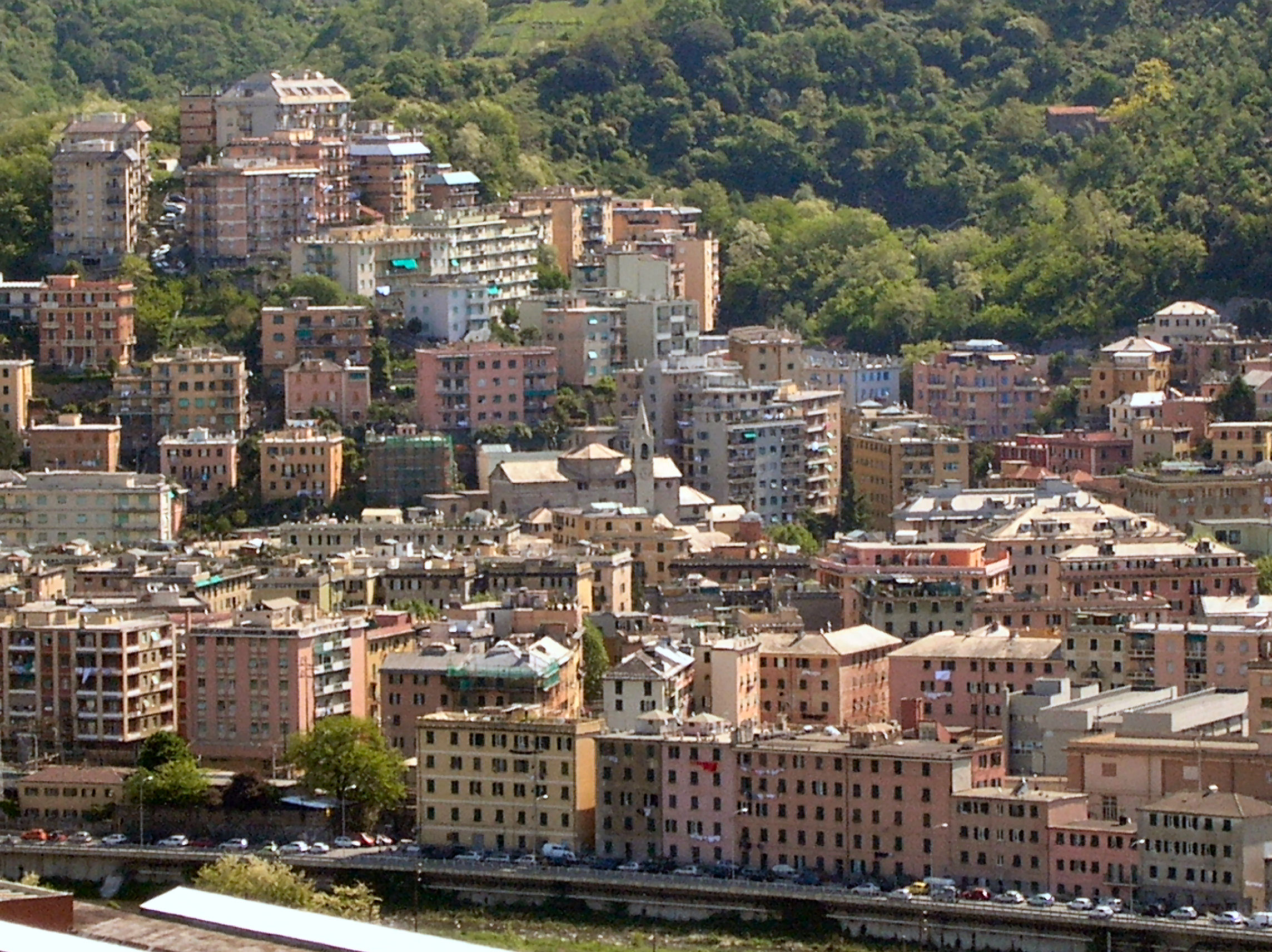 Cade in un dirupo sul letto del rio, paura per un anziano a Certosa