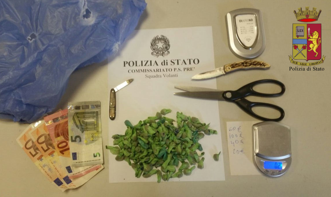 Spacciatore genovese arrestato, vendeva droga a un maghrebino 