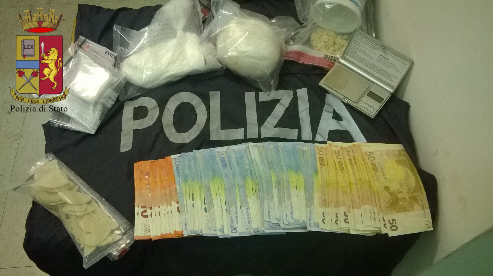 Laboratorio della droga a Cornigliano, maxi sequestro di cocaina e crack