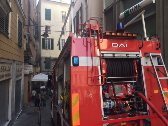 Incendio in salita Pollaiuoli, tragedia mancata: e in centro storico è ancora allarme sicurezza