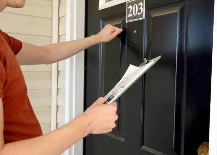 Venditori porta a porta con l'inganno, due giovani rinviati a giudizio