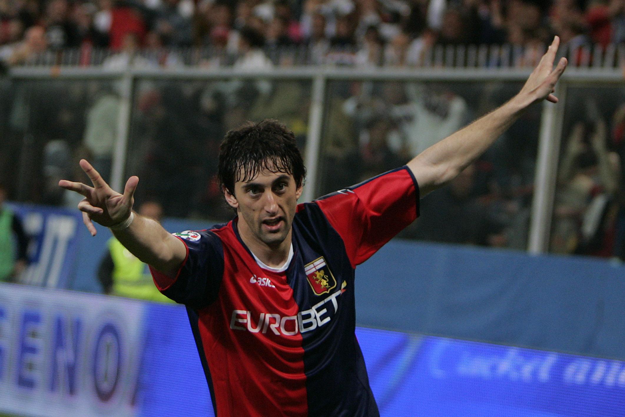 Genoa, Milito in tribuna per tifare Grifone contro il Napoli 