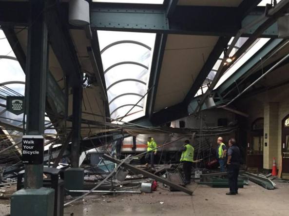 Incidente ferroviario in Usa, possibili diverse vittime