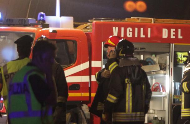 Albaro, incendio in viale Palazzi: distrutto un intero appartamento