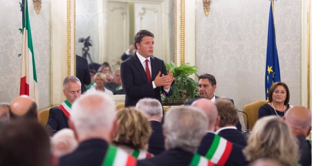 Renzi, incontro in Prefettura coi 67 sindaci dell'area metropolitana di Genova