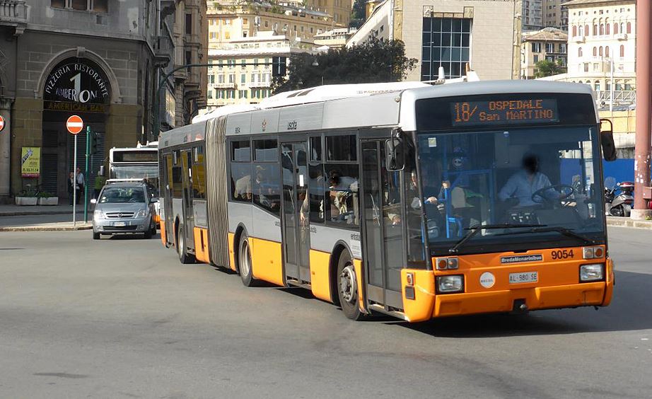 Ruba il portafoglio sul bus, arrestato borseggiatore albanese