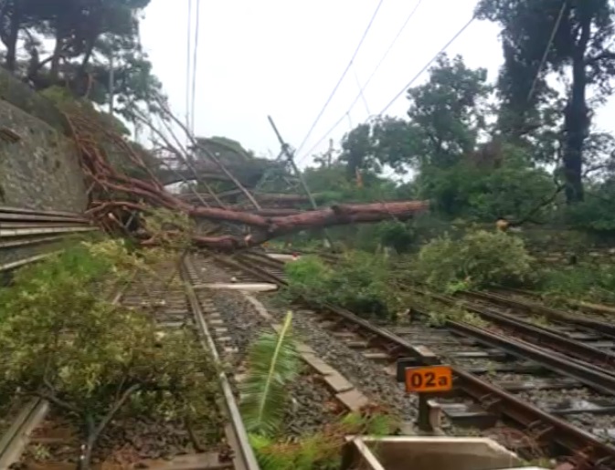 Ripristinata la circolazione ferroviaria sui due binari nella tratta fra Genova e la Spezia 