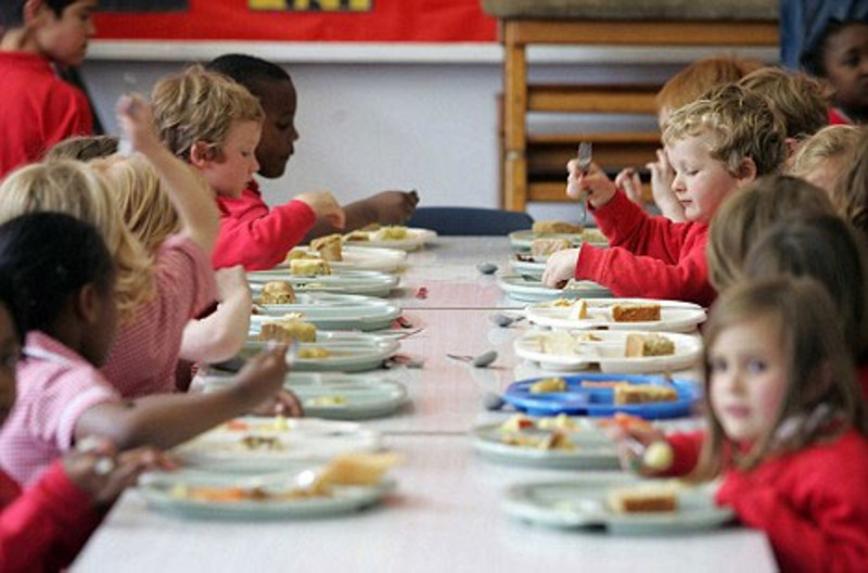 Panino a scuola anziché la mensa? Il M5s: 