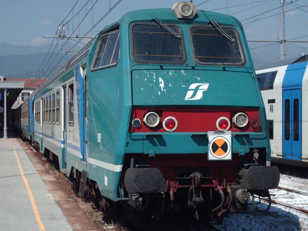 Treni fermi tra Finale Ligure a Albenga