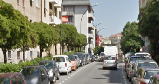 Savona, si ribalta con la sua auto in via Carissimo e Crotti