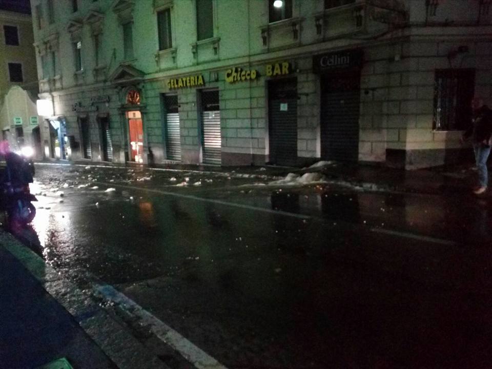 Tubi colabrodo, ennesima rottura a Genova: disagi in via Oberdan