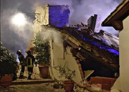 Crolla una villetta in Toscana, morta una giovane madre