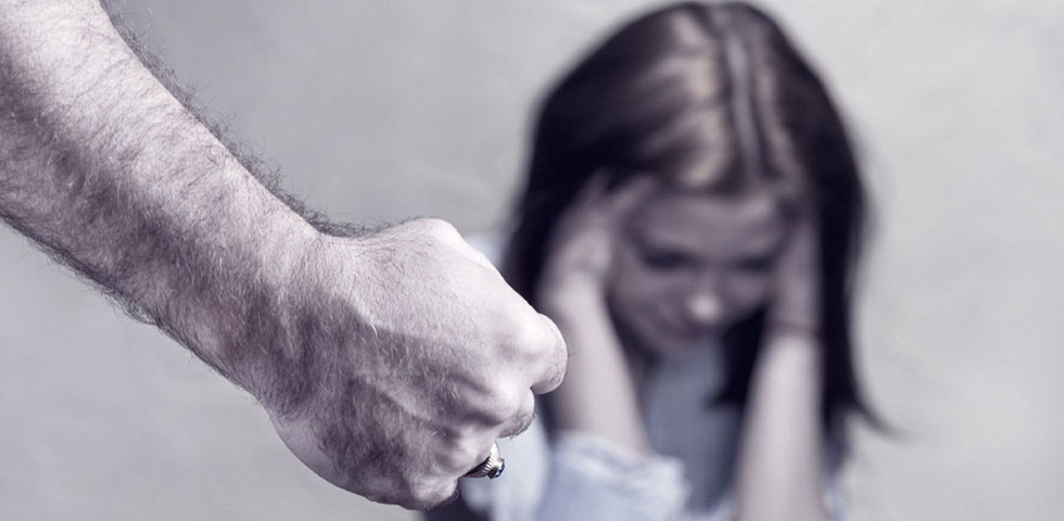 Giornata contro la violenza sulle donne, a Genova ecco il 'Muro delle bambole'