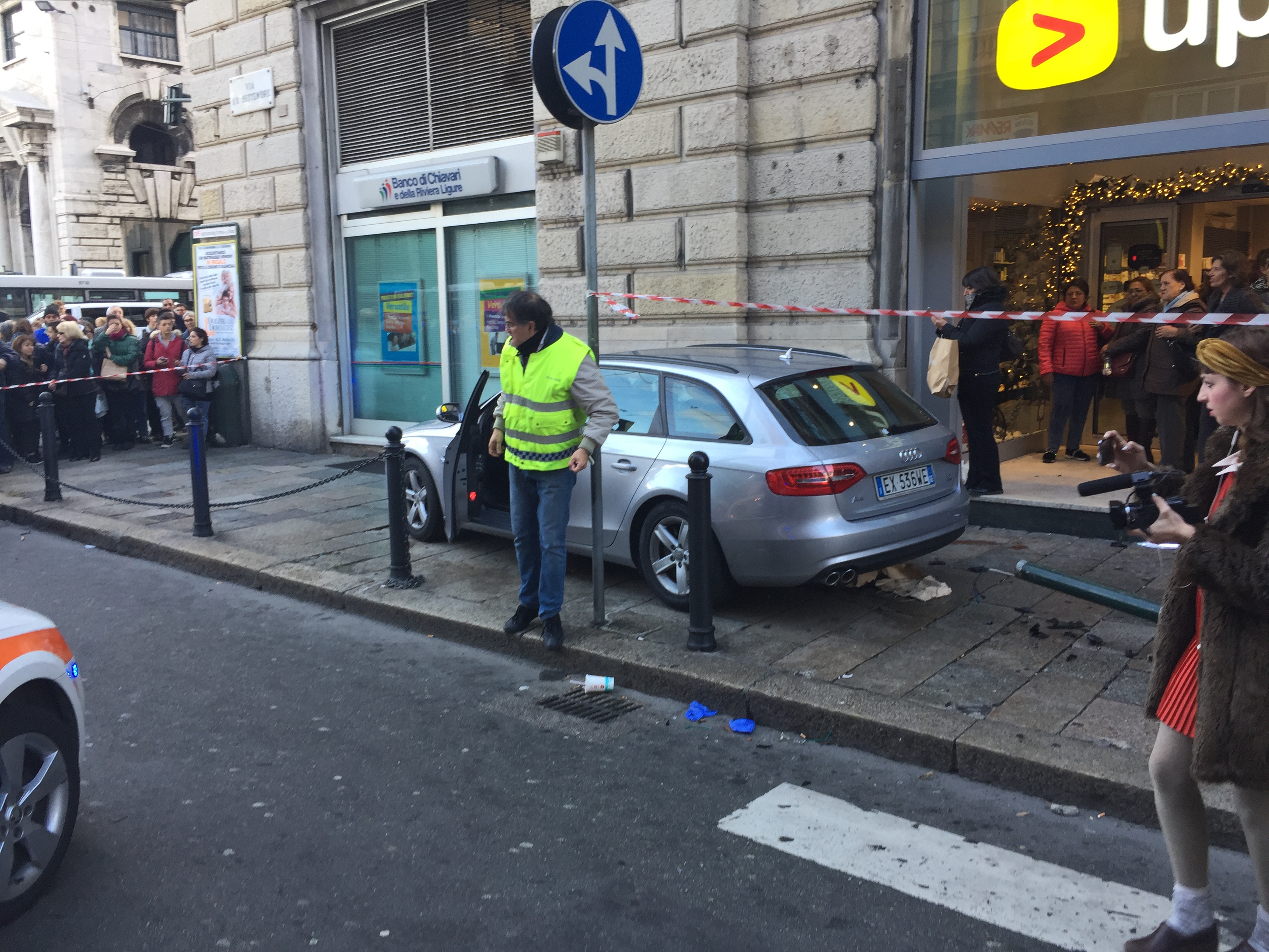 Auto impazzita in via Venti Settembre, parola ai testimoni per ricostruire la verità