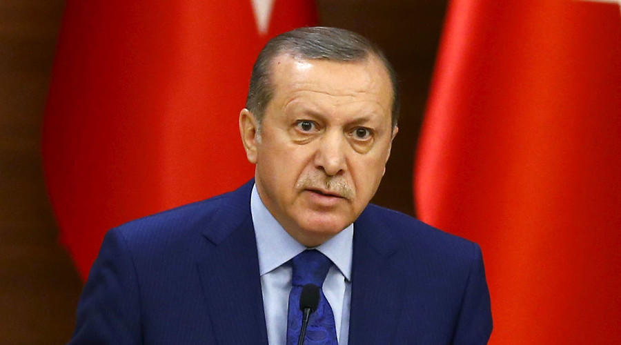 Erdogan minaccia la rottura dell'accordo sui migranti