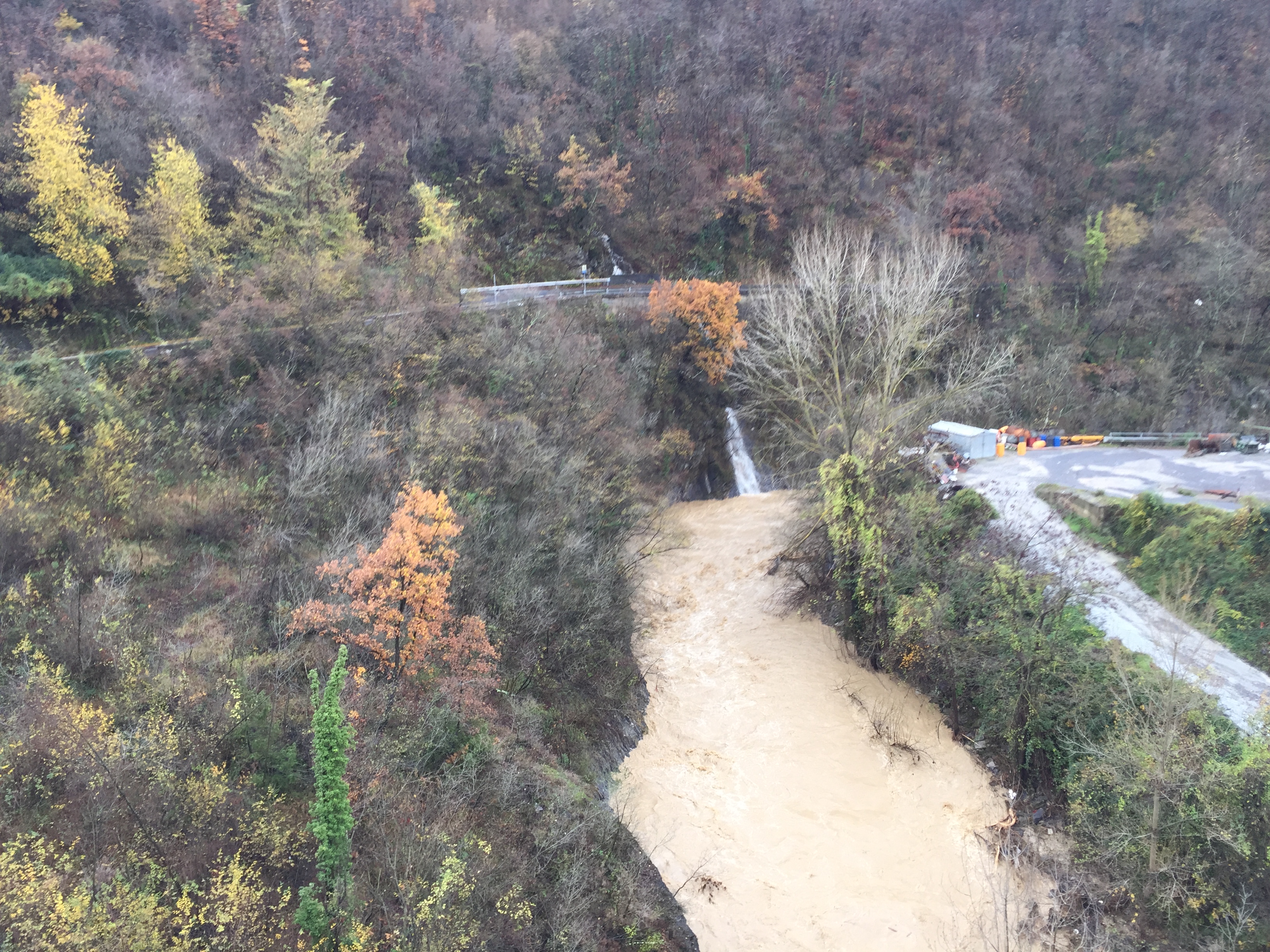 Maltempo, soccorsi in arrivo dalla Toscana. Appello dei sindaci: 