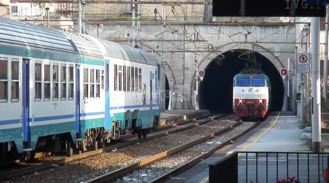 La banda per l'ultimo saluto alla stazione di Diano Marina