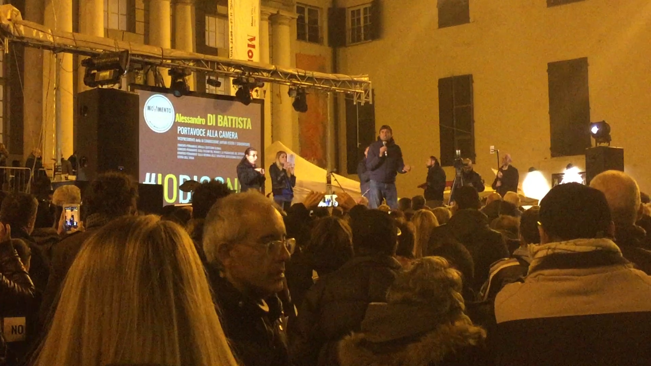 Referendum, Di Battista a Genova per il No: 