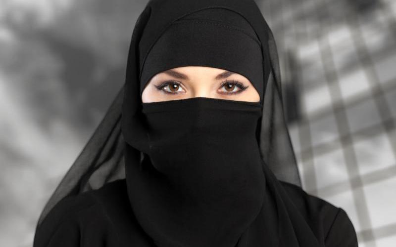 Picchiata dalla mamma perchè non portava il velo islamico 