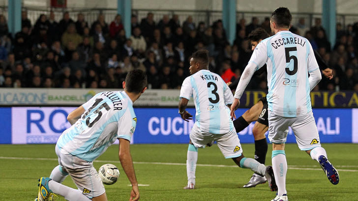 Lo Spezia fa 0-0 col Frosinone, l'Entella pareggia 1-1 a Latina 