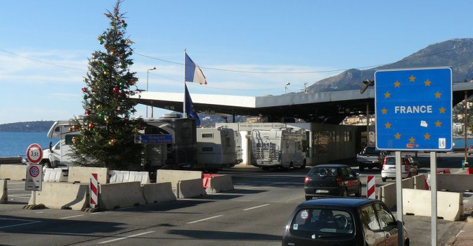 Giornata del migrante, a Ventimiglia manifestazione di 250 pensionati italiani e francesi