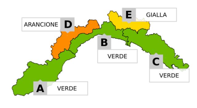 Liguria, arriva la neve sull'entroterra: allerta arancione sul Ponente, burrasca a Genova