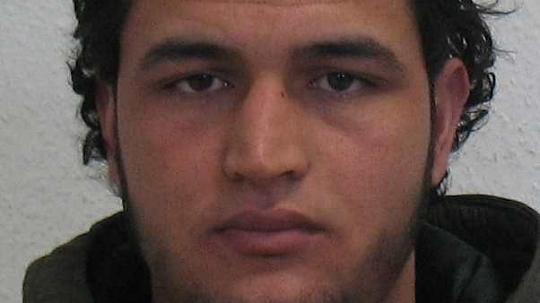 Strage di Berlino, il killer Anis Amri ucciso dalla polizia a Milano durante una sparatoria