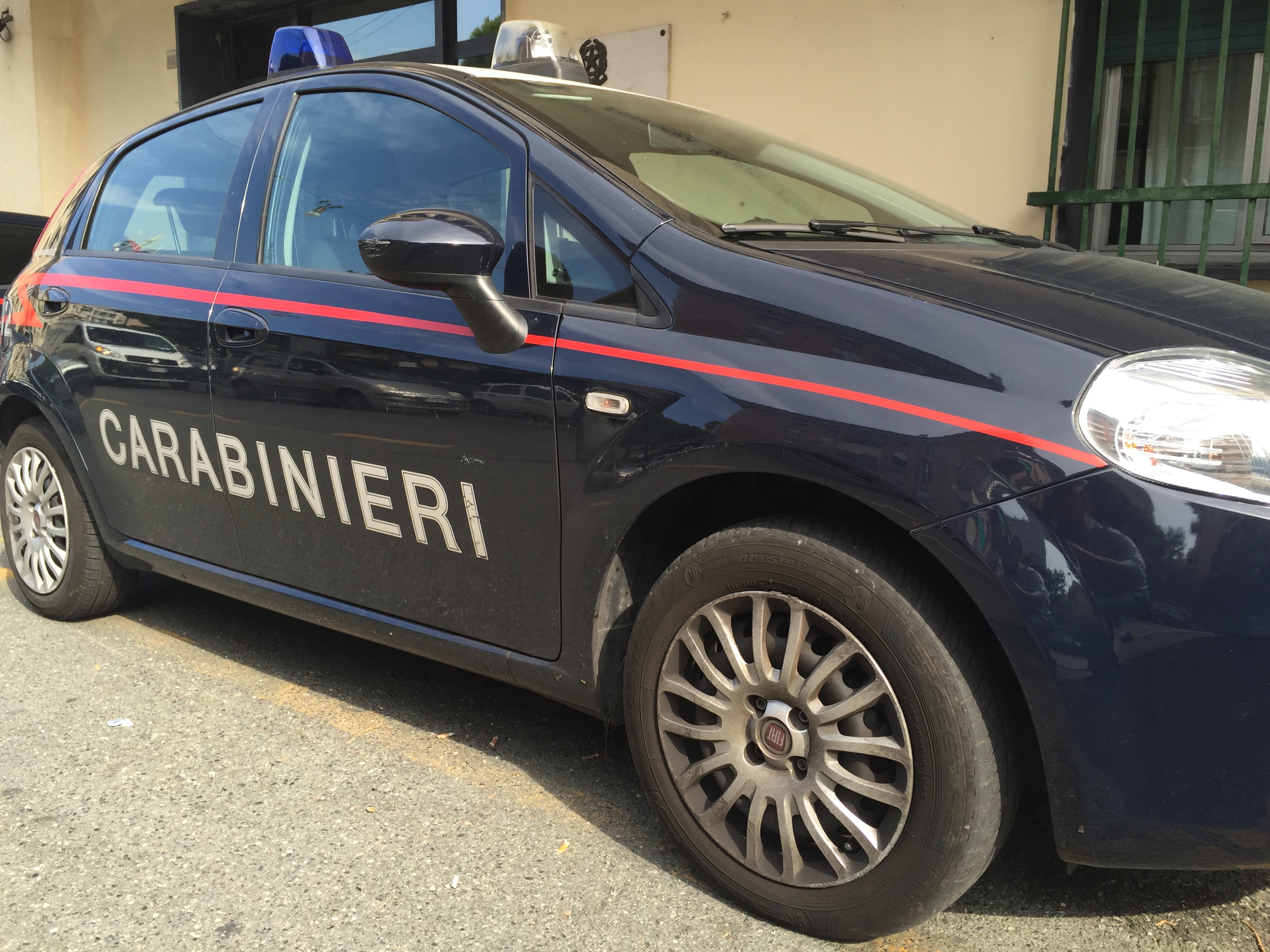 Cadavere rinvenuto in spiaggia, è giallo