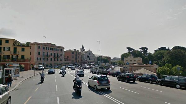 Allarme bomba in via Caprera: traffico in tilt a Genova Sturla