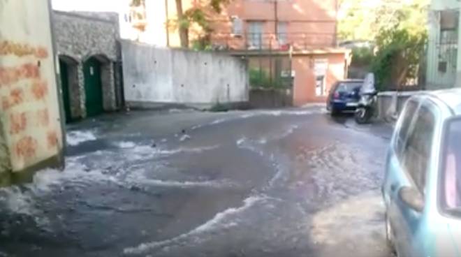 Iren: tubo rotto in via Carbone a Oregina, case senza acqua tutto il giorno