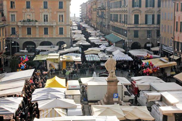 Terrorismo, Fiera di Sant'Antonio blindata: stop a camion e bus turistici